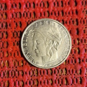 Italy 1995 100 lire coin