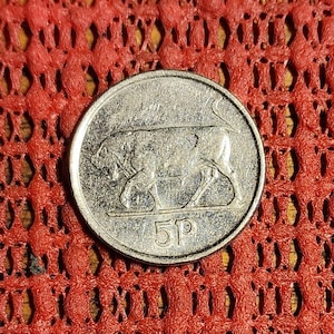 Ireland 5 pence bull and harp coin