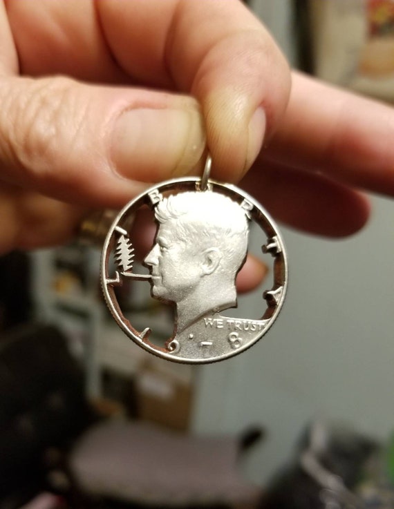 USA Kennedy Half Dollar Dead Kennedy Smoking Bolt Cut Coin Pendant