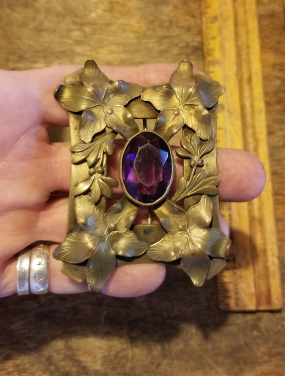 Vintage brooch with purple stone,  large and beaut