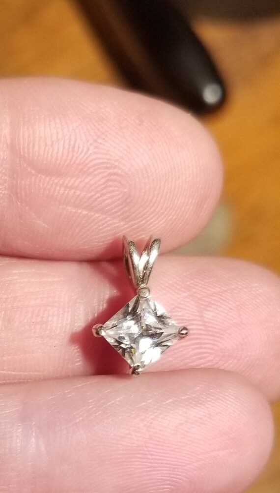Simple sterling diamond drop pendant - image 3