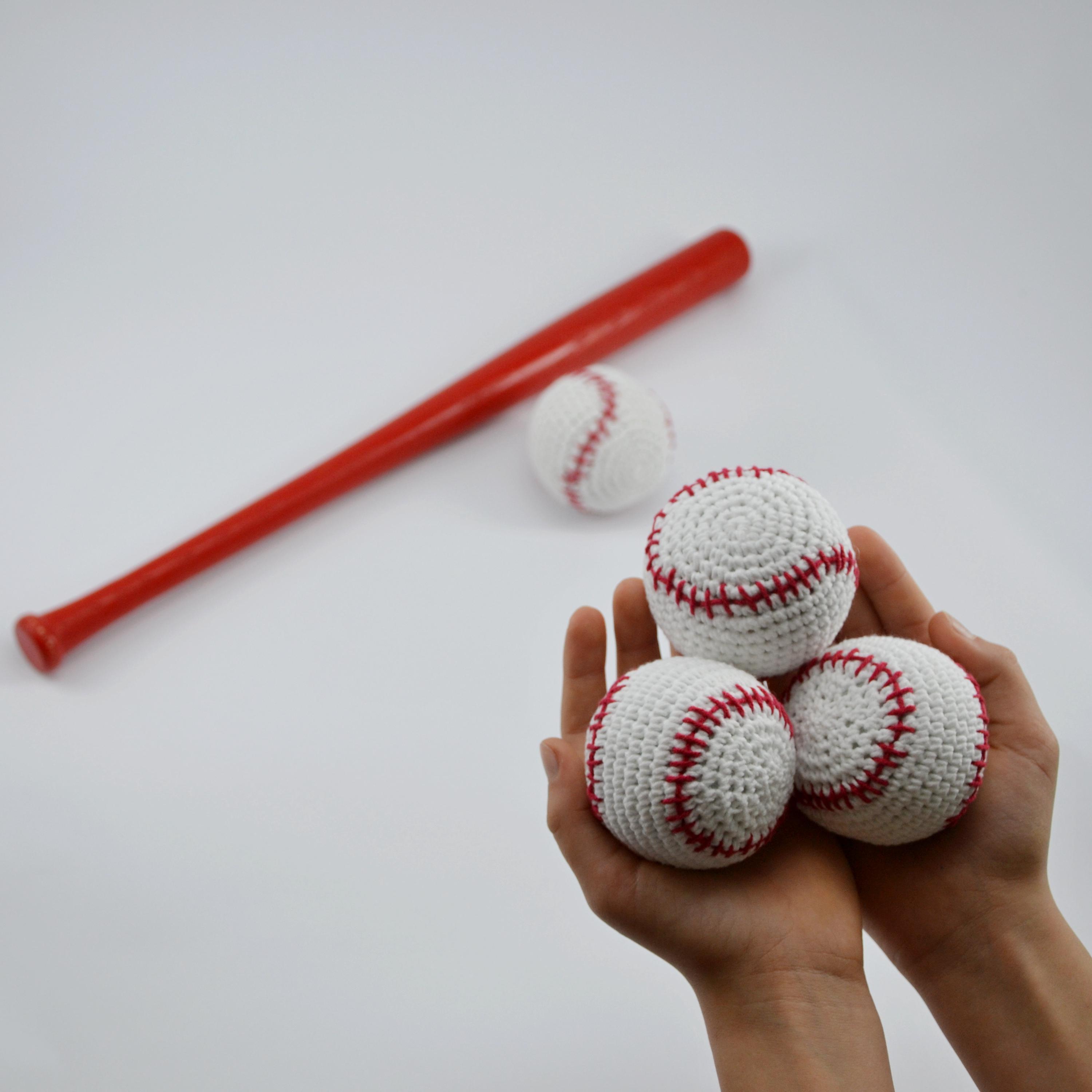 かぎ針編みの野球ボールおもちゃ - 手作りあみぐるみ野球ボール