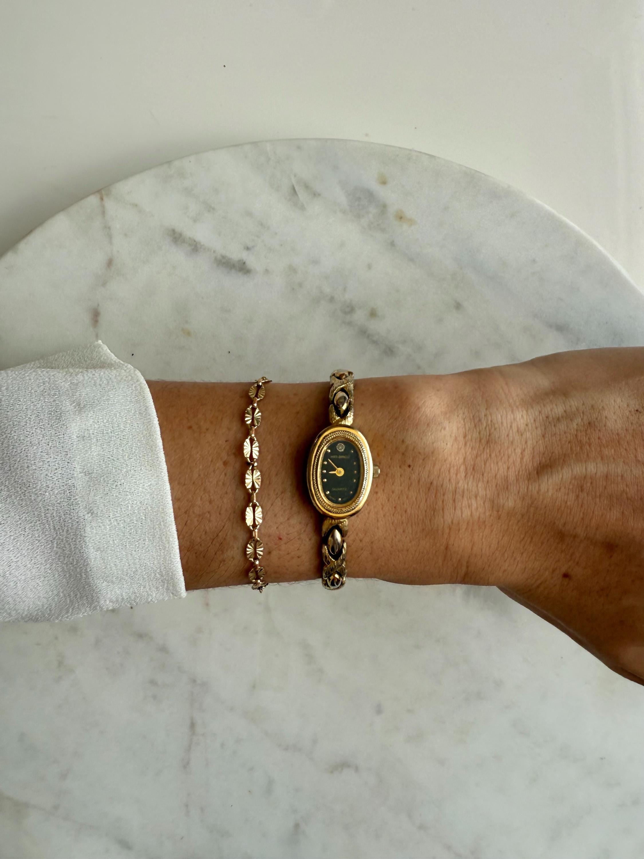Vintage Advance Quartz Gold Tone Bracelet Watch Antique Petite Ladies Dainty Advance Quartz Ladies Vintage Gold Tone Watch With Paperwork  main image 3
