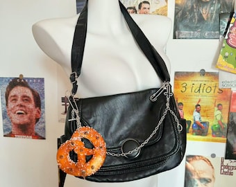 Bolso de hombro pequeño Y2K para mujer, diseño único, suave, de piel sintética, estilo grunge, con cadena para pan.