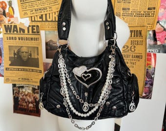 Unique Emo Shoulder Bag With Metal Heart   Punk  Girl Soft PU Leather Tote Bag Grunge Crossbody Bag Y2K  Shoulder Bag with Crossbody Strap