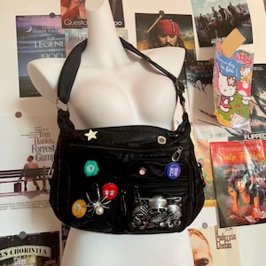 Y2K Small Crossbody Bag Unisex Skull Metal Patch Random Bottle Caps  Girl Soft PU Leather Tote Bag Crossbody Bag Y2K Accessories Cute Bag