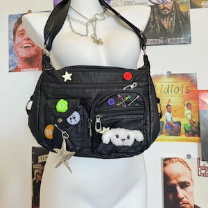 Y2K Small Crossbody Bag Women Retro Patches Random Bottle Caps Design Girl Soft PU Leather Tote Bag Crossbody Bag Y2K Accessories  Cute Bag