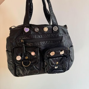 Y2K Crossbody Bag Women Cute Random Buttons Messenger Bag Girl PU Leather Tote Bag Crossbody Bag Y2K Accessories Bag Cute School Bag