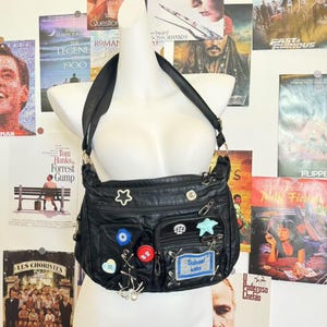 Y2K Small Crossbody Bag Women Retro Patches Random Bottle Caps Design Girl Soft PU Leather Tote Bag Crossbody Bag Y2K Accessories  Cute Bag