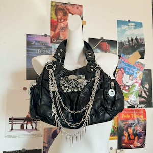 Y2K Emo Shoulder Bag Women Patches  Punk Design Girl Soft PU Leather Tote Bag Grunge Crossbody Bag Y2K  Shoulder Bag with Crossbody Strap