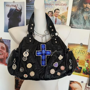 Y2K Shoulder Bag Women Random Buttons Design Girl Soft PU Leather Tote Bag Crossbody Bag Y2K Accessories  Shoulder Bag with Crossbody Strap
