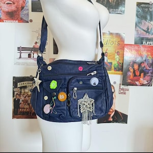 Y2K Small Crossbody Bag Women Retro Patches Random Bottle Caps  Girl Soft PU Leather Tote Bag Crossbody Bag Y2K Accessories Messenger Bag