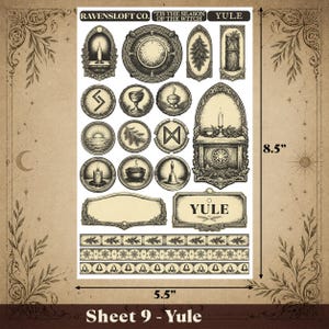 Puede incluir: Hoja de pegatinas de estilo vintage con ilustraciones de velas, runas y un reloj. La hoja mide 14 cm de ancho y 21,6 cm de alto, con la palabra "Yule" mostrada. La hoja est&aacute; etiquetada como "Sheet 9 - Yule".