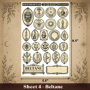 Puede incluir: Una hoja de pegatinas con fondo beige e ilustraciones negras. Las pegatinas presentan varios dise&ntilde;os, incluyendo una cara de Hombre Verde, abejas, conejos y runas. La hoja mide 14 cm de ancho y 21,6 cm de alto.