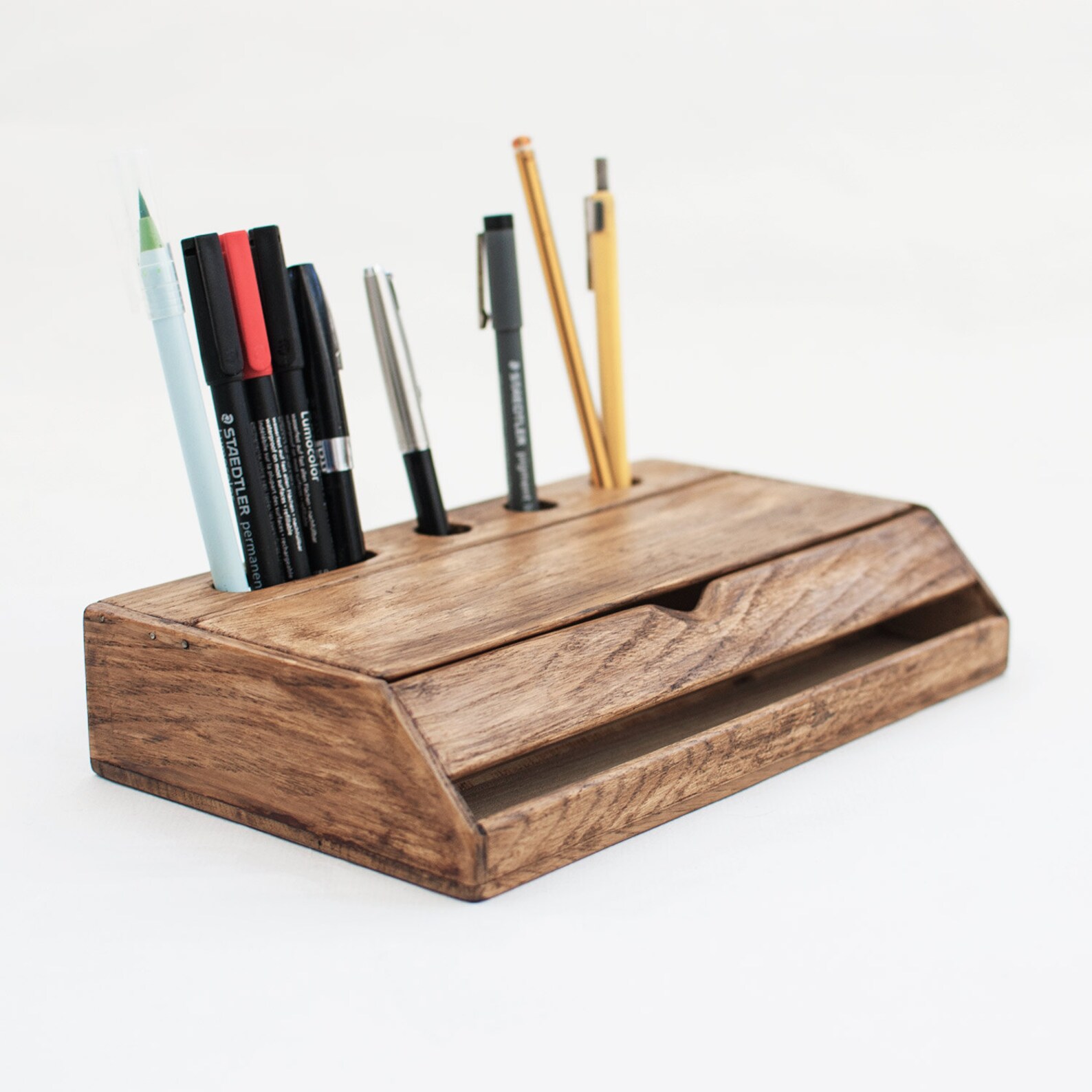 Desk pen. Органайзер Wooden Desk Set. Настольный органайзер из дерева. Органайзер для канцелярии дерево. Деревянная подставка для канцелярских принадлежностей.