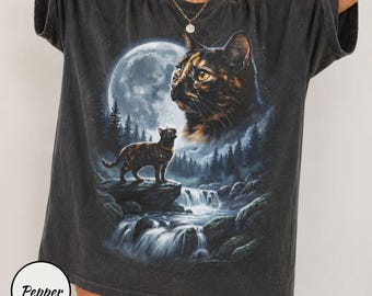 Tortoiseshell Cat Howling to the Moon Shirt - Funny Tortie Cat T-Shirt, Halloween Gifts, Comfort Colors