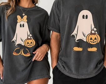 Camiseta retro de Halloween de Mickey y Minnie de Comfort Colors, camiseta para parejas para la temporada de Halloween.