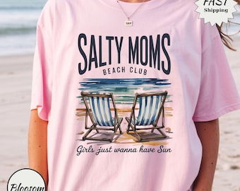 Salty Moms Beach Club Comfort Farben Shirt, Sommerferien T-Shirt, Strand Liebhaber Geschenk
