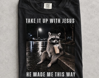 „Nimm es mit Jesus“-Shirt in Comfort Colors, Grunge-Waschbär mit Bubble Tea, lustiges christliches Waschbär-T-Shirt, sarkastisches Glaubensgeschenk