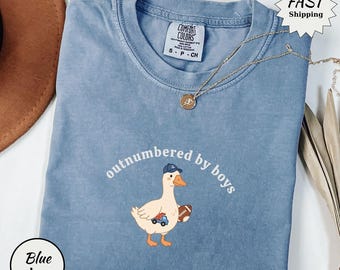 Comfort kleuren shirt jongen moeder, in de minderheid door jongens gans T-shirt, grappig shirt jongen mama, shirt schattig moeder leven, Moederdag cadeau voor jongen moeder