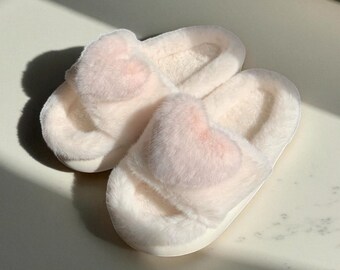 Pantuflas de invierno con forma de corazón: suaves y acogedoras para mujer.