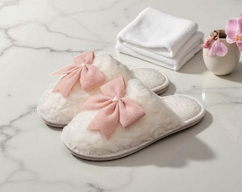 Pantuflas con lazo de mariposa: cómodas pantuflas de invierno para mujer.