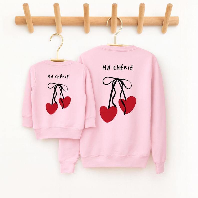 Partnerlook Bio Sweatshirt "Ma Cherie" - Oversized Matching Set Mama Kind -Family Outfit Backprint - Nachhaltiges Geschenk Mutter und Baby