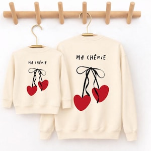 Partnerlook Bio Sweatshirt "Ma Cherie" - Oversized Matching Set Mama Kind -Family Outfit Backprint - Nachhaltiges Geschenk Mutter und Baby