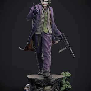 Puede incluir: Un juego de tres tazas de cerámica con acabado mate moteado. Las tazas son de color crema, gris claro y gris oscuro. Cada taza tiene un diseño simple y minimalista.