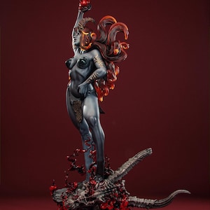 Puede incluir: Estatua detallada de una figura femenina con piel oscura, cuernos y cabello rojo fuego. Sostiene un objeto rojo brillante en alto. La estatua está sobre una base con una calavera y detalles rojos, sobre un fondo rojo oscuro.