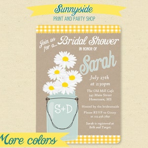 Daisy Mason Jar con Gingham Ribbon Kraft Invito - Invito doccia da sposa, margherite, qualsiasi colore