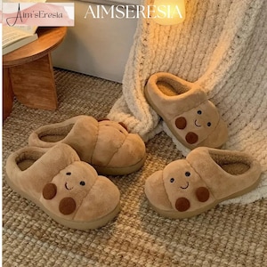 Pantoufles en peluche Croissant : chaussures confortables pour l&#39;intérieur et l&#39;extérieur