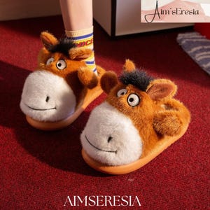 Pantuflas de peluche con forma de caballo de dibujos animados, zapatillas de casa cálidas para interiores