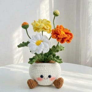 Handmade Crochet Daisy Pot | Smiling Flower Decor | Cute Desk Decor | Gift for Mom | Office Desk Decoration | Happy Mood Gift