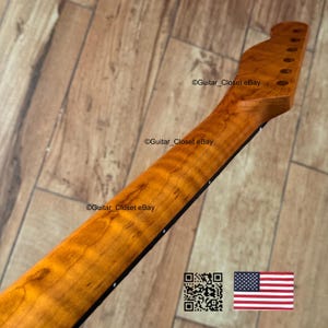 以下が含まれることがあります： つや消し仕上げの、斑点模様のセラミックマグカップ3個セット。マグカップはクリーム色、ライトグレー、ダークグレーの3色。各マグカップはシンプルでミニマリストなデザインです。