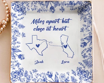 Miles Apart But Close At Heart Custom Ring Dish, Personalized Dish, Bestie Gift, Long Distance Gift, Friend Trinket Dish, Jewelry Dish