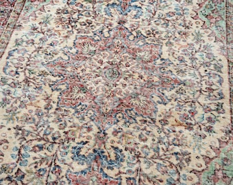 Classical Medallion Vintage Anatolian Wool Rug - 5' x 8'