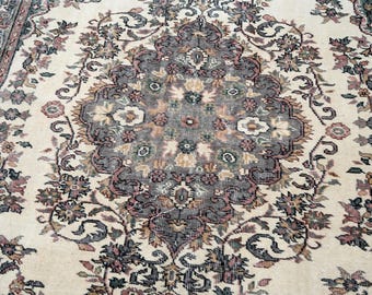 6x9 Vintage Rug, Turkish Area Rug, Wool Rug, Hand Knotted Rug, Floral Rug, Living Room Rug, Rustic Carpet, 5'7" x 8'8"