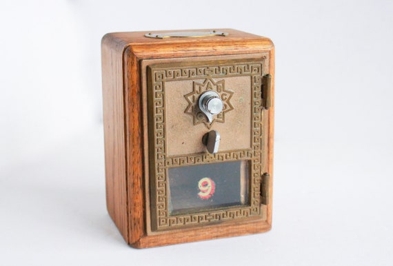 Nieuwjaar Zonnig ijzer Buy Vintage Post Office Box Bank Vintage Wooden Bank Brass Door Online in  India - Etsy