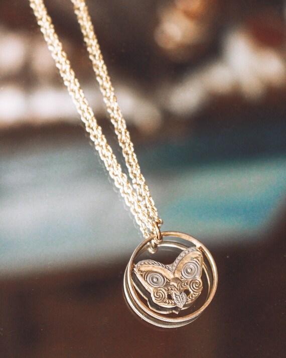 Vintage Coin Pendant Necklace, New Zealand Maori Coin Necklace, Vintage Maori Necklace, Vintage New Zealand Necklace