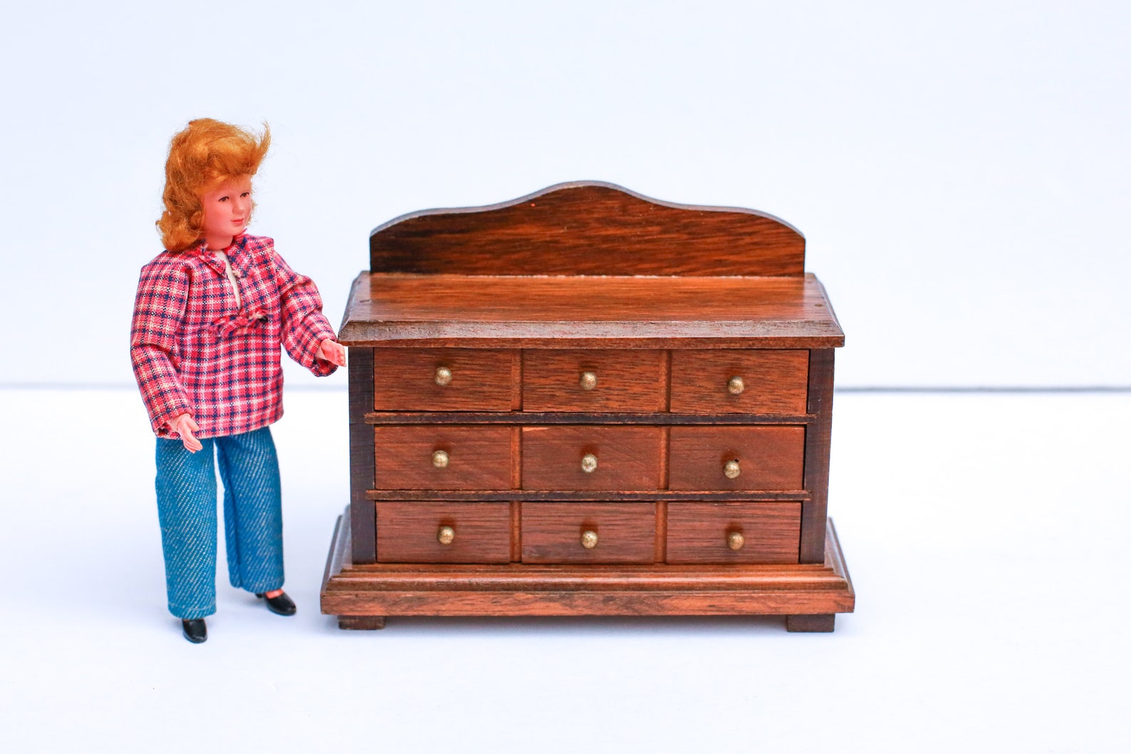dresser dollhouse