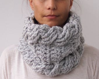 Crochet Pattern cable cowl woman loop scarf braided winter scarf woman neck warmer bulky scarf Instant download