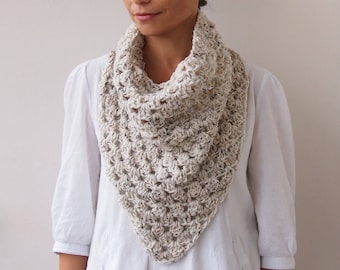 Crochet PATTERN Granny triangle cowl bandana women infinity loop circle scarf, DIY photo tutorial, Instant download