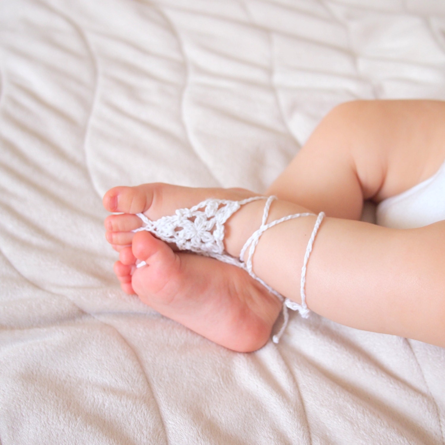 40 Gorgeous Patterns for Barefoot Sandals to Dress Your Feet 21 Crochet Pattern baby Barefoot thong fairy sandals