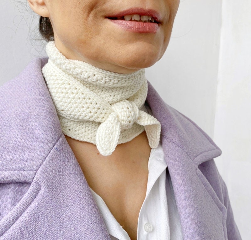 AYYUFE Collar Shawl Friendly to Skin Print Thin Square Shape Retro Style  Neck Scarf Daily Wear Scarf 