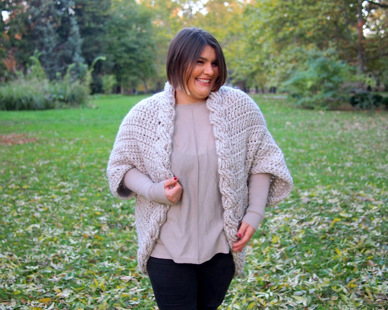 Crochet Pattern cable women cocoon shrug bulky coat cardigan, plus size cardigan braided sweater, winter clothing, Instant download immagine 3