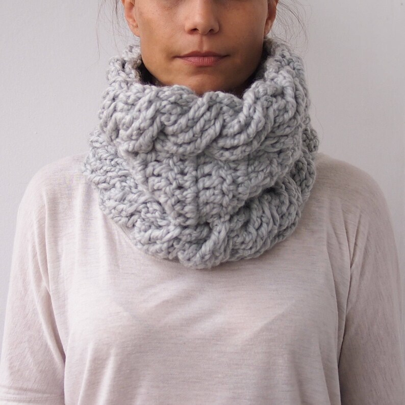 Crochet Pattern Cable Cowl Woman Loop Scarf Braided Winter - Etsy