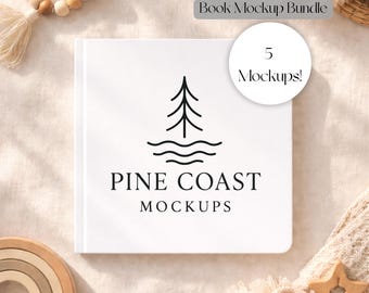 以下が含まれることがあります： 「Pine Coast Mockups」のテキストと木のロゴが入った白い本のモックアップ。画像には、木製の虹、ベビーラトル、星型の木製おもちゃ、ベビーブーツが含まれています。「Boho Board Book Mockup Bundle」と「5 Mockups!」の文字も表示されています。