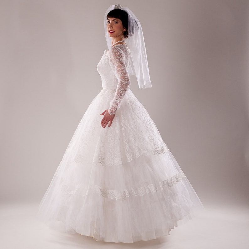 vintage tulle wedding dress