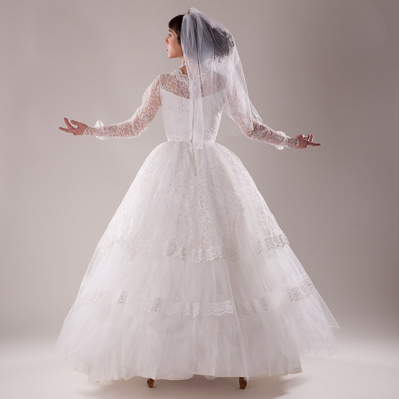 vintage tulle wedding dress
